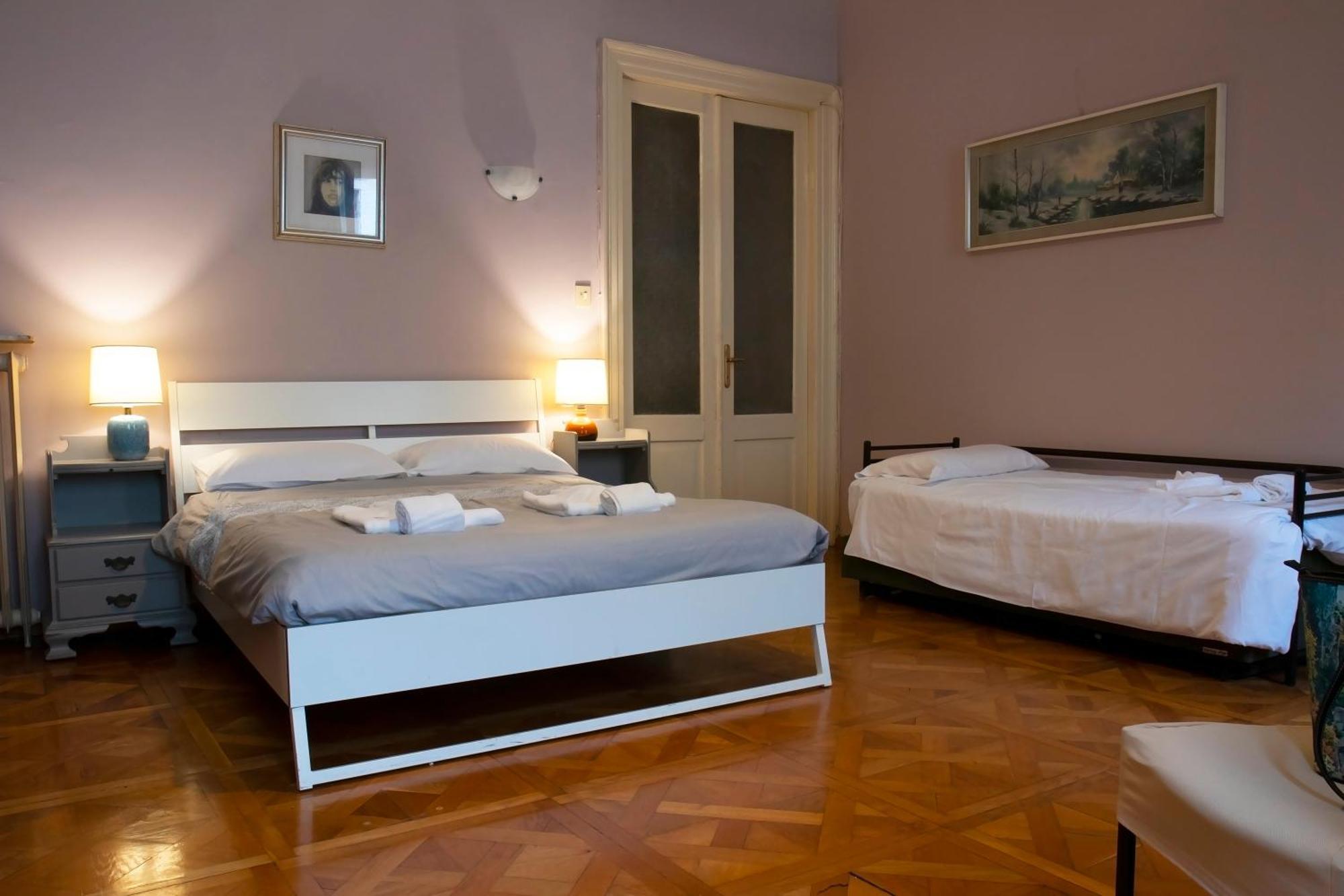 La Casa Del Teatro - Hostel Трієст Екстер'єр фото